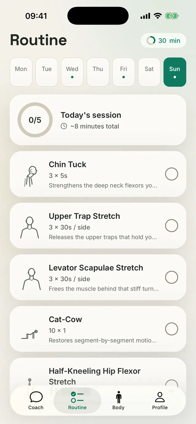 Schermata del piano in Kallen: i giorni di allenamento scelti, la sessione di oggi di circa 8 minuti e le dosi di Chin Tuck 3 × 5 s e Upper Trap Stretch 3 × 30 s per lato